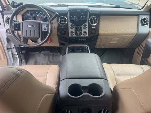 Used 2014 Ford F250 Lariat w/ Lariat Interior Package image 16