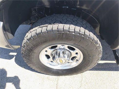 Used 2006 GMC Sierra 2500 SLE w/ Skid Plate Package AWD/4WD image 20