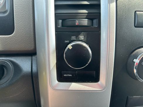 Used 2010 Dodge Ram 2500 Truck SLT w/ Luxury Group image 21