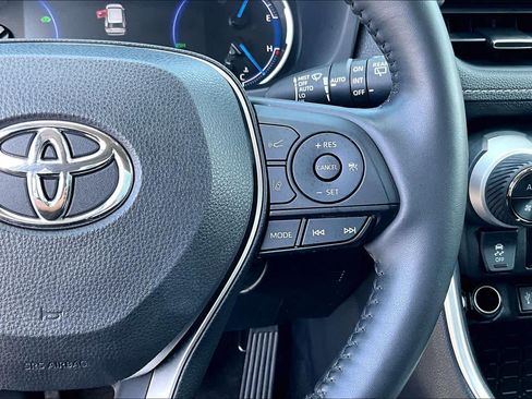 Used 2023 Toyota RAV4 XLE Premium AWD/4WD image 23