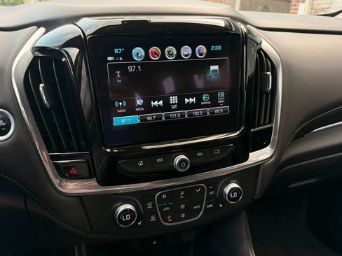 Used 2019 Chevrolet Traverse LT w/ LPO, Floor Liner Package AWD/4WD image 13