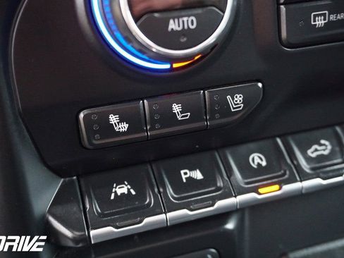 Used 2019 Chevrolet Silverado 1500 High Country image 31