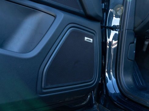 Certified 2025 Porsche Macan image 22