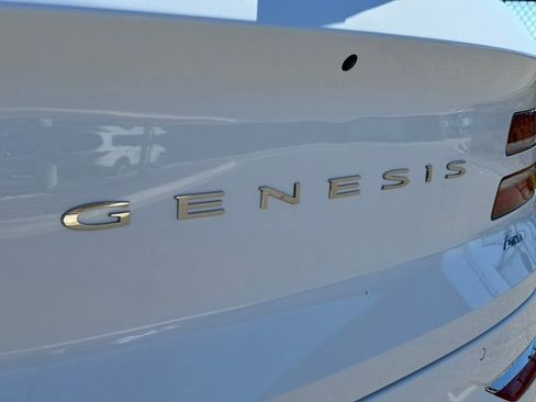 Used 2025 Genesis GV80 2.5T Standard image 12