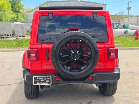 Certified 2025 Jeep Wrangler Unlimited Sahara w/ Safety Group AWD/4WD image 12