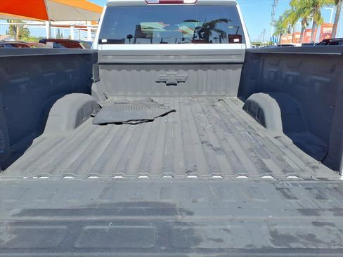 Used 2022 Chevrolet Silverado 2500 Custom w/ Custom Value Package image 6
