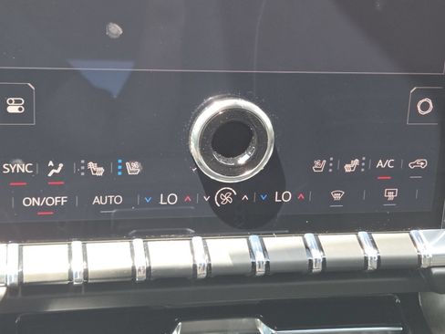 New 2026 GMC Yukon Denali Ultimate AWD/4WD image 39