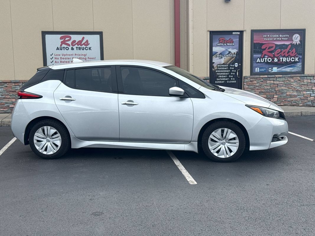 Used 2025 Nissan Leaf S FWD image 3