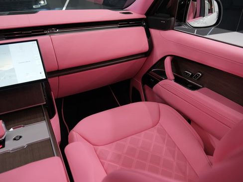 Used 2025 Land Rover Range Rover SE image 54