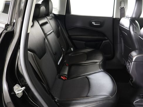 Used 2019 Jeep Compass Latitude AWD/4WD image 30