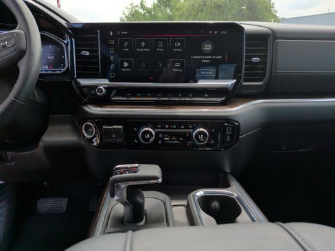 Used 2025 GMC Sierra 1500 Elevation w/ Elevation Premium Package AWD/4WD image 29