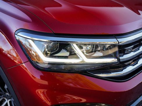 Used 2022 Volkswagen Atlas SEL Premium image 6