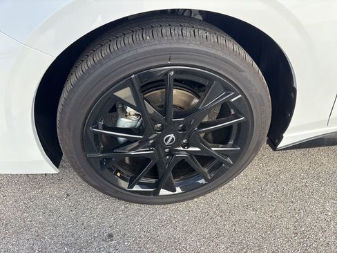 New 2025 Nissan Sentra SR w/ Midnight Edition image 9