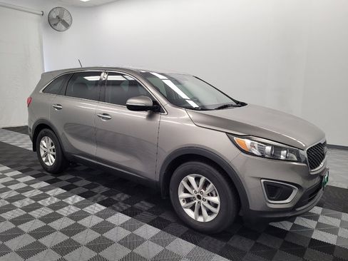 Used 2018 Kia Sorento L FWD image 11