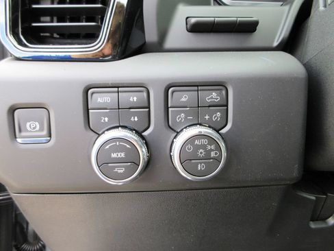 New 2026 GMC Sierra 2500 AT4X w/ AT4X AEV Edition AWD/4WD image 18