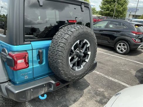 Used 2024 Jeep Wrangler Unlimited Rubicon 4xe w/ Technology Group AWD/4WD image 7