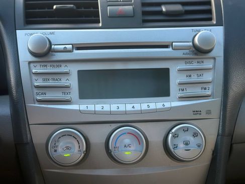 Used 2011 Toyota Camry LE w/ LE Extra-Value Pkg FWD image 20