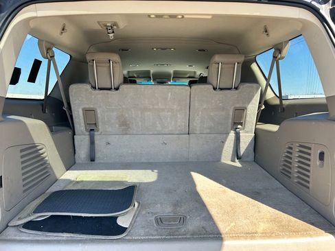 Used 2016 Chevrolet Suburban LS image 16