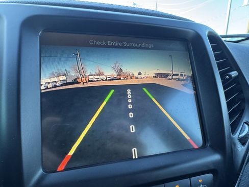 Used 2016 Jeep Cherokee Trailhawk w/ Comfort/Convenience Group image 26