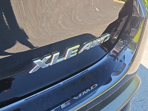Used 2019 Toyota Highlander XLE AWD/4WD image 5