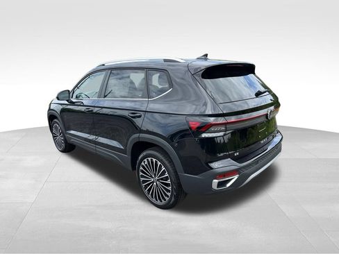 New 2026 Volkswagen Taos SE FWD image 5