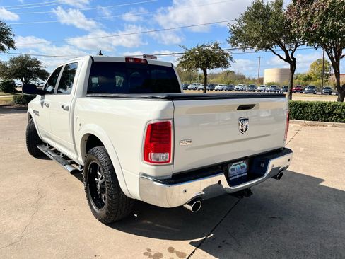 Used 2018 RAM 1500 Laramie w/ Convenience Group image 8