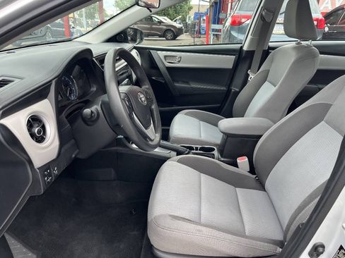 Used 2018 Toyota Corolla LE FWD image 14