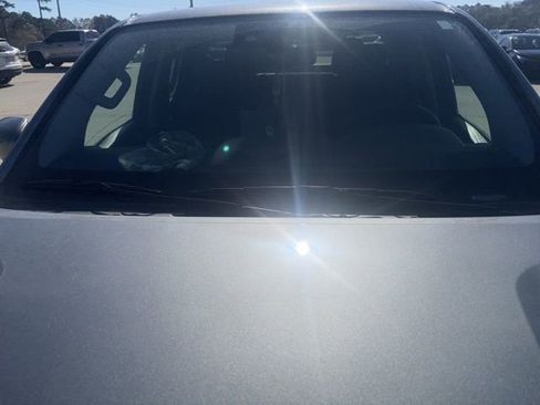 Used 2024 Nissan Frontier SV w/ Technology Package image 2