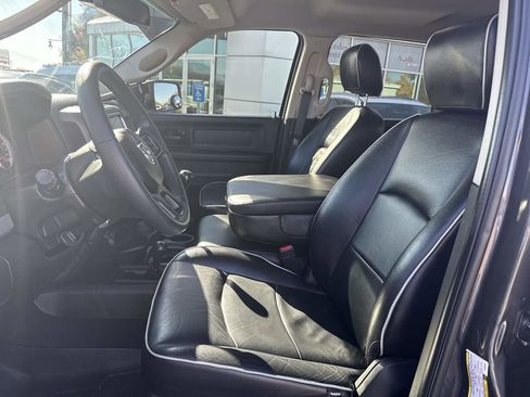 Used 2018 RAM 2500 Tradesman w/ Chrome Appearance Group image 14