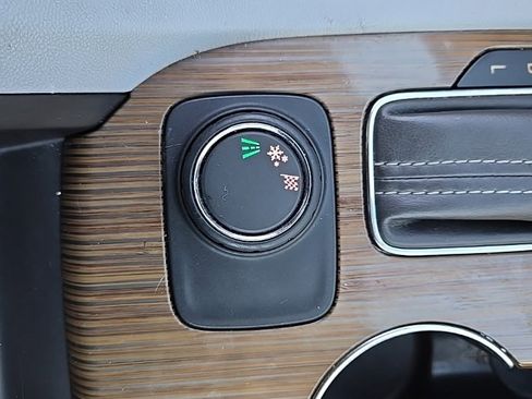 Used 2019 GMC Acadia SLE w/ LPO, Floor Liner Package image 30