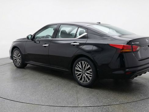 Used 2025 Nissan Altima 2.5 SV image 6