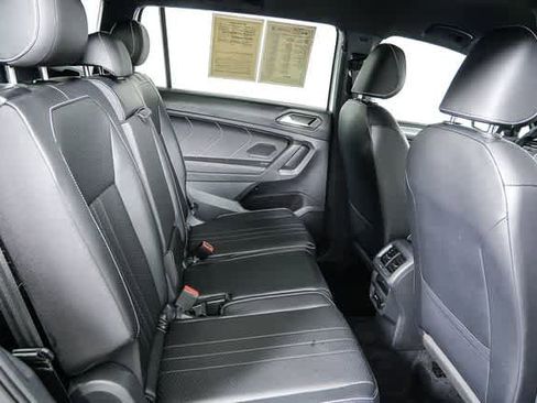 Certified 2022 Volkswagen Tiguan SE R-Line image 22