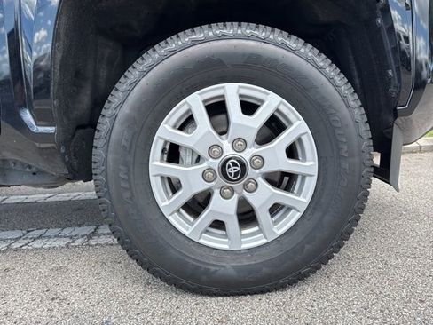 Used 2024 Toyota Tacoma SR5 AWD/4WD image 9