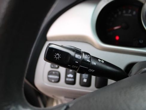 Used 2005 Toyota Highlander V6 AWD/4WD image 5