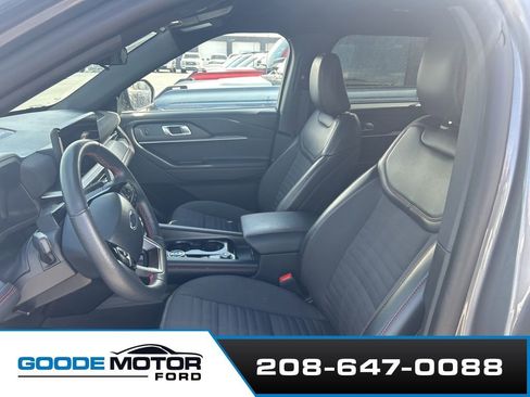 Used 2025 Ford Explorer ST-Line image 6