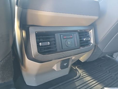 Used 2025 Ford F350 Platinum w/ Platinum Plus Package image 13