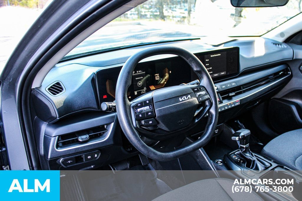 Used 2025 Kia K4 FWD image 21