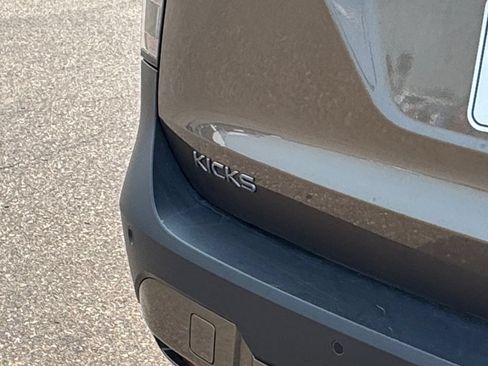 Used 2025 Nissan Kicks SV AWD/4WD image 37