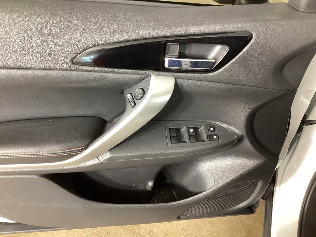 Used 2018 Mitsubishi Eclipse Cross SEL AWD/4WD image 11
