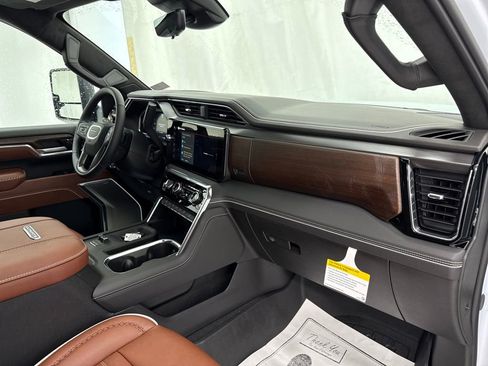 New 2026 GMC Sierra 2500 Denali Ultimate image 10