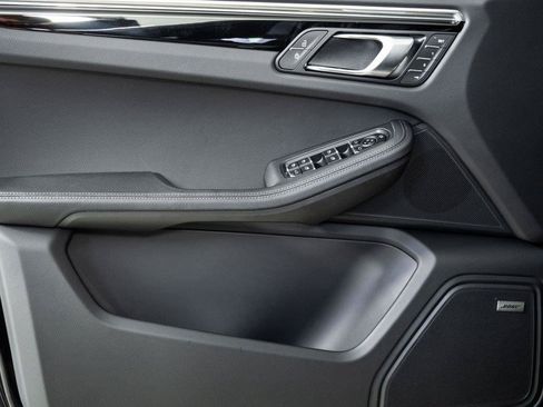 New 2026 Porsche Macan AWD/4WD image 6