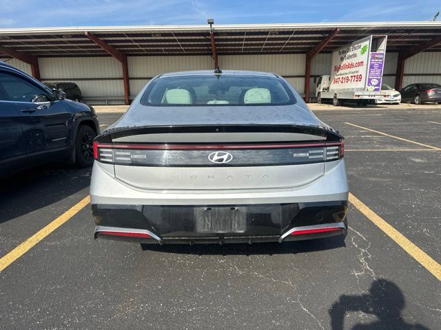 Used 2024 Hyundai Sonata SEL FWD image 12