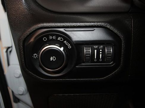 Used 2020 Jeep Wrangler Unlimited Rubicon AWD/4WD image 9