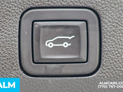 Used 2025 Chevrolet Suburban Z71 AWD/4WD image 25