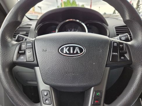 Used 2012 Kia Sorento LX w/ Convenience Pkg image 17
