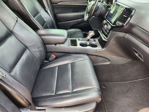 Used 2019 Jeep Grand Cherokee High Altitude RWD image 12