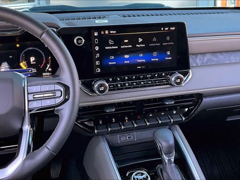 Used 2025 Chevrolet Colorado ZR2 w/ Technology Package image 7