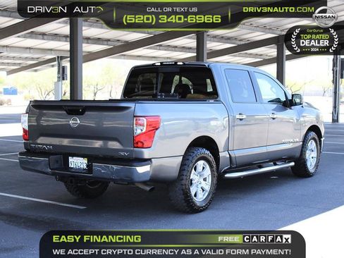 Used 2019 Nissan Titan SV image 7