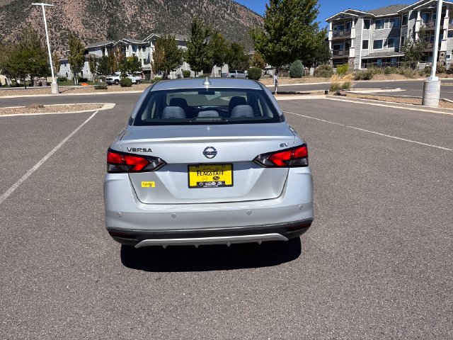Used 2020 Nissan Versa SV FWD image 4