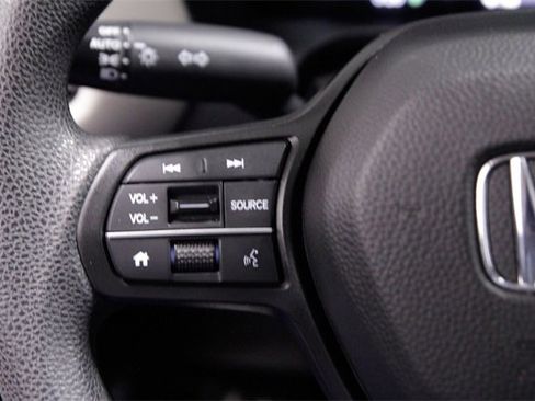 Certified 2023 Honda HR-V LX image 25